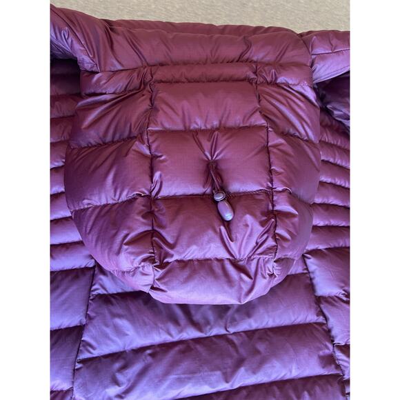 Patagonia Women’s XS Down Sweater Hoody Pullover dark currant puffy puffer coat - Picture 9 of 12